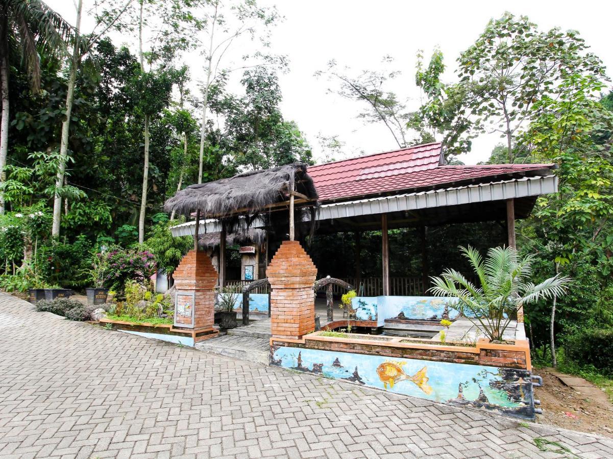 Oyo Homes 91134 Desa Wisata Tebing Lingga Trenggalek Zewnętrze zdjęcie